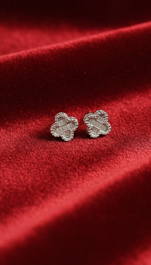 WHITE CLOVER VVS MOISSANITE EARRINGS